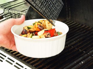 3、烤虾&杂蔬,烤大约20-30分钟，根据菜量、菜切段大小、烤炉……