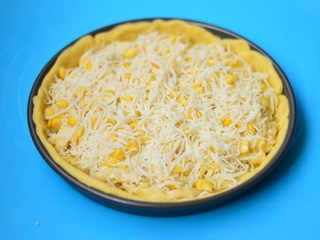 13、榴莲披萨,铺上马苏里拉芝士