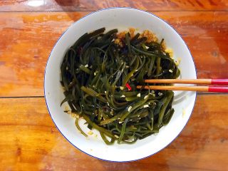 13、超简单的蒜蓉凉拌盐渍海带,拌一拌,可以享用啦,是不是超简单啊!