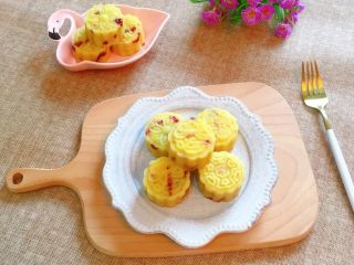 16、蔓越梅绿豆糕,冷藏后口感更佳。