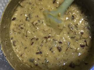 11、低脂养生红枣蛋糕,兜底翻拌均匀就可以啦，不要搅拌过度