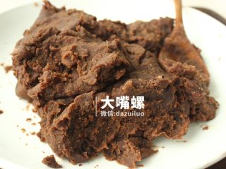 15、Q萌红糖冰皮月丨大嘴螺,待冷却后红豆沙就算完成了，做好的红豆沙用不完还可以放入冰箱中，非常容易保存