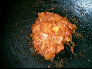 9、培根蔬菜披萨,煮到收干水份。