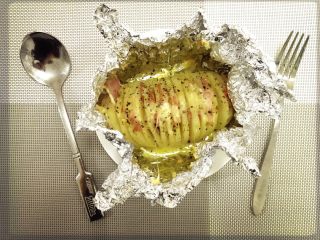 8、芝士培根焗土豆,出炉！