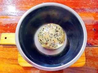 9、又香又酥的黑芝麻杂果干桃酥,抱团！