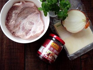 1、叉烧酥,叉烧酱与其他主要材料