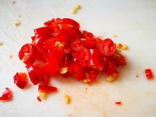 9、家宴颜值凉菜～番茄豆腐花,美人椒切碎