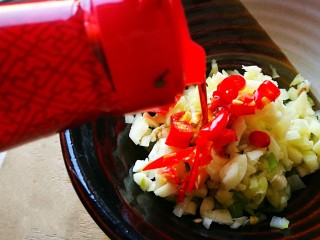 13、家宴颜值凉菜～番茄豆腐花,加盐白糖 倒入生抽