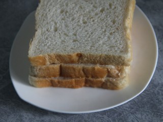 3、金枪鱼黄瓜三明治,土司片