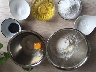 1、宫廷桃酥（植物油版）,准备好所有原料