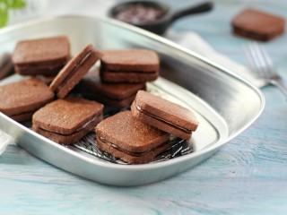 16、巧克力夹心饼干,成品图