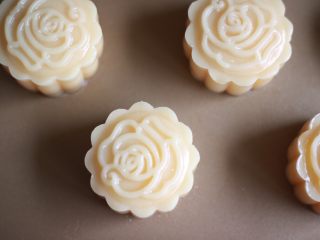 28、金沙奶黄月饼,压模