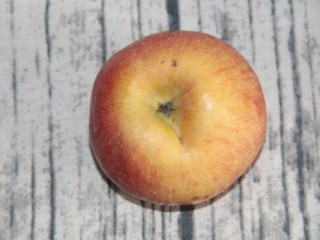 3、水果沙拉,一个苹果