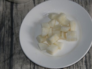 9、水果沙拉,梨切小块