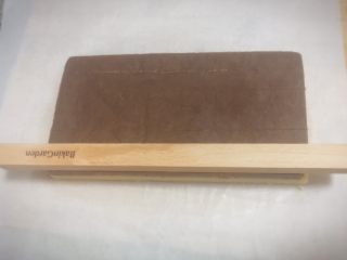 11、双色格子/棋盘饼干,切掉四周不整齐的面片,切成规整的长方形。