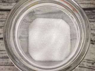 8、糖桂花,然后在桂花上面撒上一层绵白糖