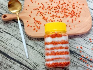 11、糖桂花,好了，放入冰箱冷藏3～4天，待糖完全溶化后，糖桂花就可以用了。