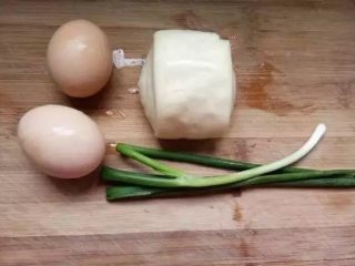 1、馒头披萨,准备食材