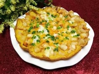 8、馒头披萨,.小火煎至蛋液完全凝固即可