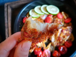 12、柠檬香辣烤冰鱼,肉质非常鲜嫩！