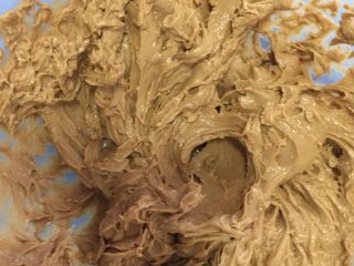 8、咖啡贝壳曲奇,混合均匀