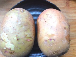 1、小零食+土豆泥曲奇,土豆洗净