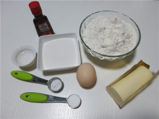 1、提拉米苏小饼干,准备好饼干所用原料