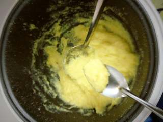 9、翡翠团子,喜欢口感干点的可以继续翻炒，喜欢湿润点的即可盛出备用。