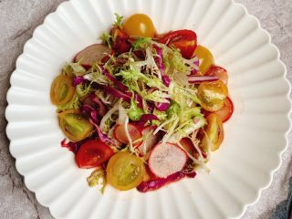 12、蔬菜沙拉,酸甜可口，真的不错哦