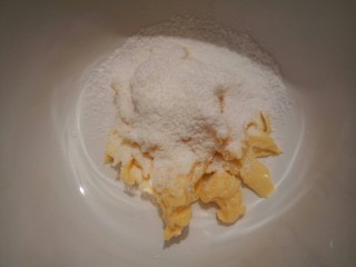 2、手工diy饼干,加糖粉,