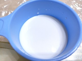 2、香葱苏打饼干,牛奶110克