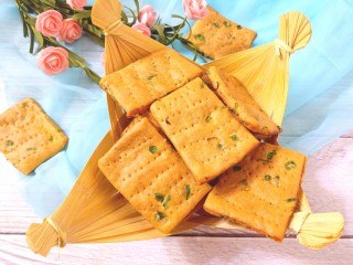 20、香葱苏打饼干,咸鲜美味的苏打饼干，口感酥脆。