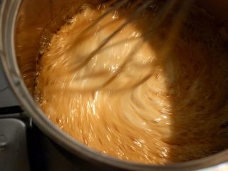 12、蜜蜂窝饼干,狠狠地搅拌