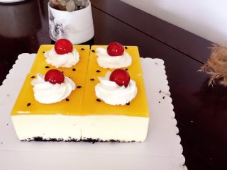 23、百香果芒果流心慕斯,还做了一个方模的。