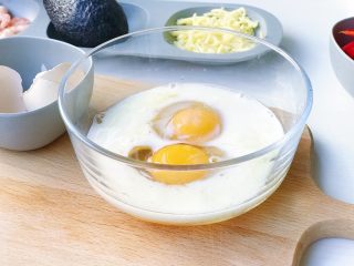 5、缤纷面条披萨,加入50ml的牛奶