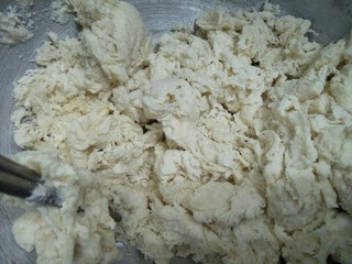 2、金枪鱼口袋包,搅拌成絮状