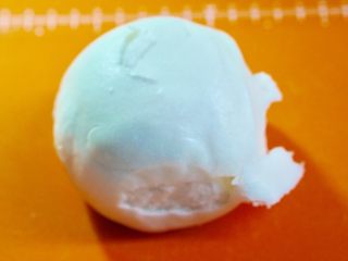 1、空气炸锅版芝士烤馒头,一个小馒头