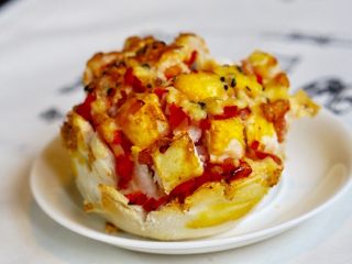 12、空气炸锅版芝士烤馒头,有点披萨的感觉，还有点饼干的味道