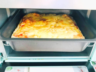 20、芝士榴莲披萨,漂亮美味的芝士榴莲披萨就出炉了