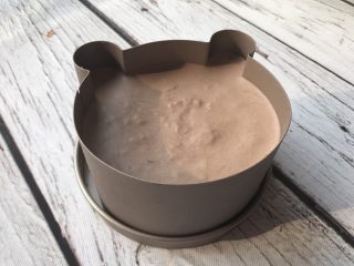 11、小熊慕斯蛋糕,放入冰箱冷藏4小时以上。