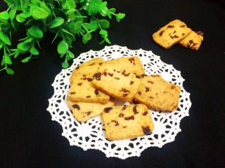 14、家有烤箱＃蔓越莓饼干,烤好的蔓越莓饼干酥脆，深受小朋友喜欢，自己做的更健康。