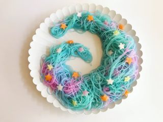 11、梦幻星空粉丝,将各色小星星摆上，整理形状