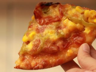 19、萨拉米培根玉米披萨,成品