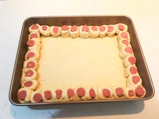 26、香肠苹果披萨,把其它三边也都做好