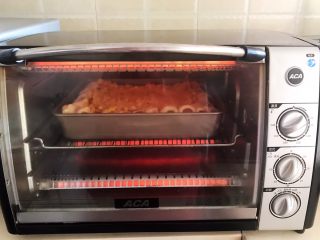 37、香肠苹果披萨,上下火200W再烤10分钟上色