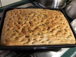 10、 迷迭香佛卡夏,烤好出炉！