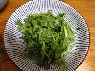 19、彩色简版凉皮,香菜切段