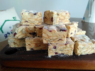 13、网红甜品+ 雪花酥,忍不住多传一张，好吃哈哈。