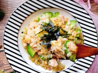 12、牛油果三文鱼米饭披萨,超级美味的～