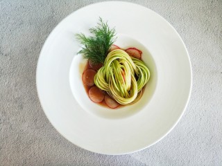 12、捞汁西葫芦,吃的时候把捞汁淋上就可以了